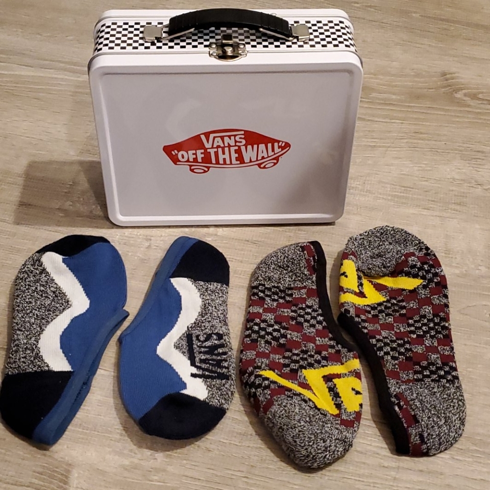 2 Pairs Vans Socks and Lunchbox